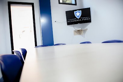 Academia First | Academia de inglés Motril