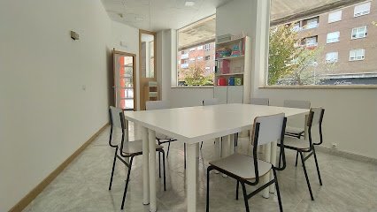 Foto de Englishya Centre &Amp; Campamentos | Academia de Inglés Para Niños Y Adultos